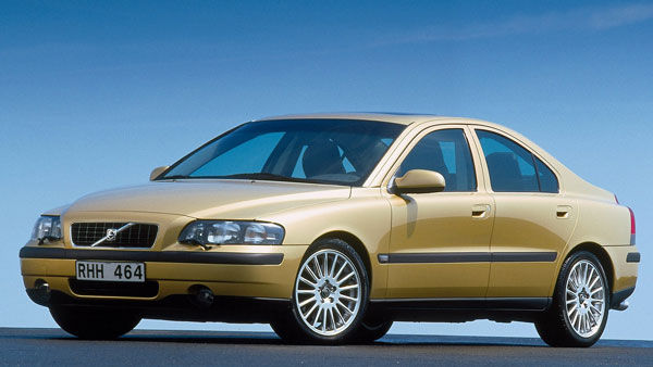 விரியாத ஏர் பேக்... ஒரு உசுரே போயிருச்சு... 45,000 கார்களை அவசர அவசரமாக அழைக்கும் பிரபல நிறுவனம்....