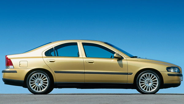 விரியாத ஏர் பேக்... ஒரு உசுரே போயிருச்சு... 45,000 கார்களை அவசர அவசரமாக அழைக்கும் பிரபல நிறுவனம்....