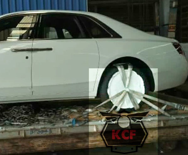 இந்தியா வந்தது முதல் 2021 ரோல்ஸ் ராய்ஸ் கோஸ்ட் கார்!! யாருக்காக வந்திருக்கோ!