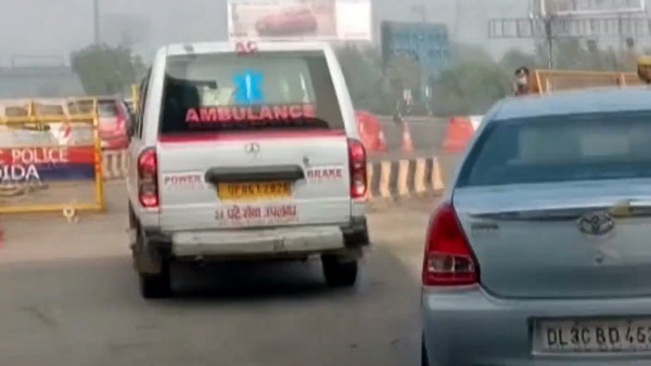 கடுமையான போக்குவரத்து நெரிசலில் சிக்கி கொண்ட ஆம்புலன்ஸ்... காவலர்கள் செய்த காரியத்திற்கு குவியும் பாராட்டு...