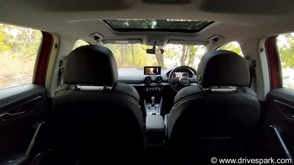 ஆடியின் மலிவான எஸ்யூவி கார், க்யூ2!! ஓட்டுவதற்கு எப்படி உள்ளது? முழு விமர்சனம் இதோ!