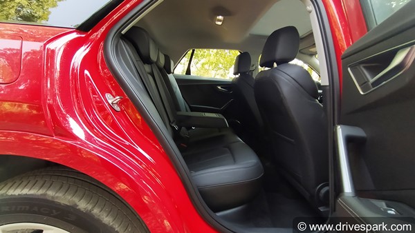 ஆடியின் மலிவான எஸ்யூவி கார், க்யூ2!! ஓட்டுவதற்கு எப்படி உள்ளது? முழு விமர்சனம் இதோ!