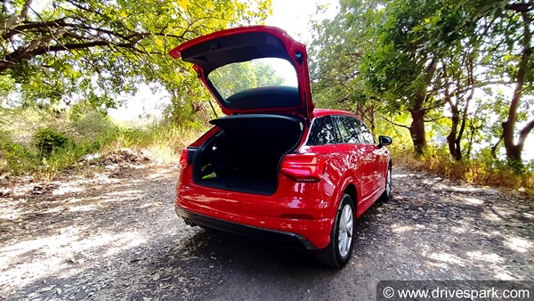 ஆடியின் மலிவான எஸ்யூவி கார், க்யூ2!! ஓட்டுவதற்கு எப்படி உள்ளது? முழு விமர்சனம் இதோ!