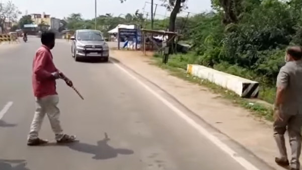 கார்களில் பொருத்தப்படும் புல் பார்களுக்கு பின்னால் மறைந்துள்ள ஆபத்துக்கள்... இவ்ளோ நாளா இது தெரியாம போச்சே... கார்களில் பொருத்தப்படும் புல் பார்களுக்கு பின்னால் மறைந்துள்ள ஆபத்துக்கள்... இவ்ளோ நாளா இது தெரியாம போச்சே...