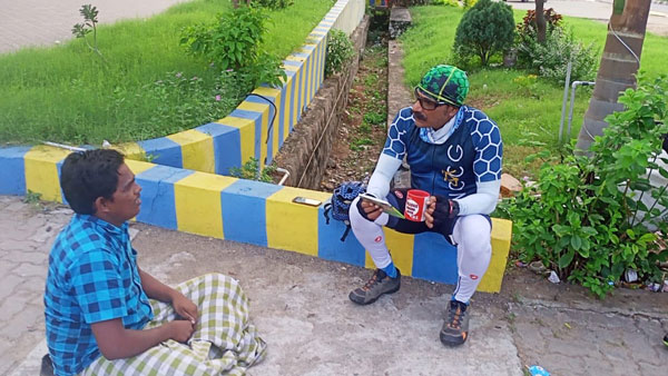 சூப்பர் சார்... சென்னையில் இருந்து ராமேஸ்வரத்திற்கு சைக்கிளில் போக இவ்வளவு நேரம்தானா? சைலேந்திர பாபு அசத்தல்!