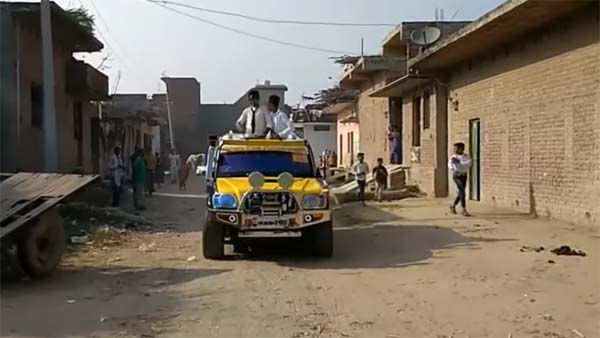 திருமணங்களில் கலக்கி கொண்டிருந்தது... டான்ஸ் ஆடும் காரை அதிரடியாக தூக்கிய போலீஸ்... ஏன் தெரியுமா?