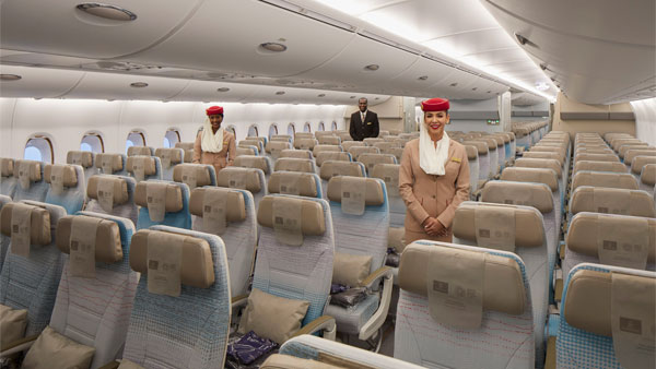 பிரீமியம் விமானத்தின் உட்பகுதி இப்படிதான் இருக்குமா!! அரண்மனையை மிஞ்சும் வசதி... ஒரு முறையாவது இதுல போகணும்... பிரீமியம் விமானத்தின் உட்பகுதி இப்படிதான் இருக்குமா!! அரண்மனையை மிஞ்சும் வசதி... ஒரு முறையாவது இதுல போகணும்...