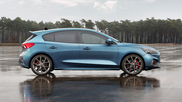 ஃபோகஸ் ஃபெர்ஃபார்மென்ஸ் ஹேட்ச்பேக் காரை இந்தியாவில் களமிறக்கும் ஃபோர்டு?