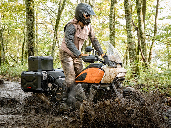 ரொம்ப பில்டப்-ஆ இருக்கே!! ஹார்லி டேவிட்சனின் முதல் அட்வென்ச்சர் பைக் அடுத்த ஆண்டு அறிமுகம்