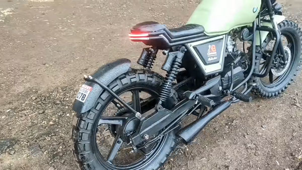 ஹீரோ ஸ்பிளெண்டர் பைக்கா இப்படி இருக்கு!! யாராலும் எளிதில் நம்பவே முடியாது!