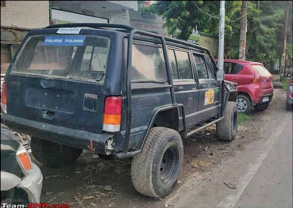 இந்த கார்களை கைவிட எப்படிதான் மனசு வந்துச்சோ... வெளிநாடுகளில் இருந்து இறக்குமதி செய்யப்பட்ட கார்களுக்கு இப்படி ஒரு நிலைமையா?