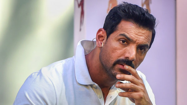 ரெண்டுமே செம பவர்ஃபுல்... சூப்பரான 2 புதிய பைக்குகளை வாங்கிய பிரபல நடிகர்... யார்னு தெரியுமா?