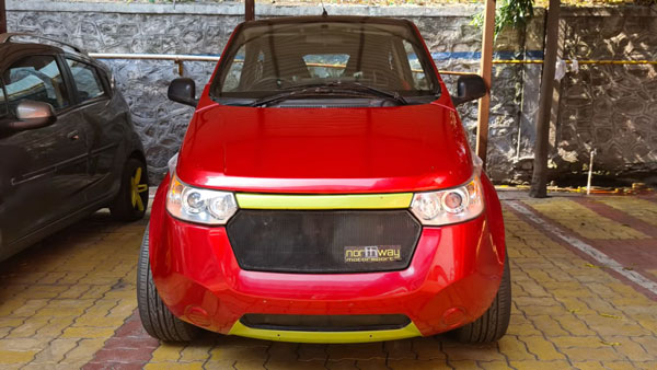 செமயா இருக்கு... மஹிந்திரா இ2ஓ எலெக்ட்ரிக் காரில் செய்யப்பட்ட சூப்பரான மாடிஃபிகேஷன்... என்னனு தெரியுமா?