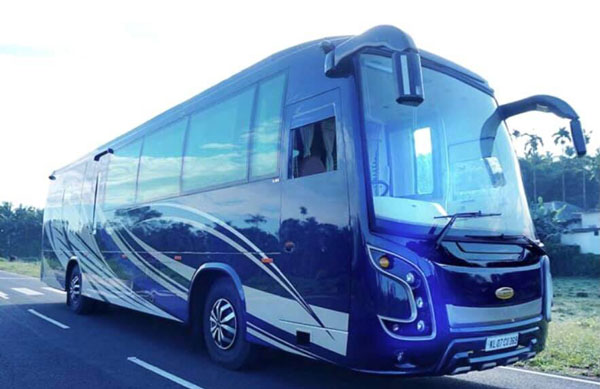 உல்லாசமா போகலாம்... புல்லட் புரூஃப் வசதிகள் எல்லாம் இருக்காம்... இந்த சொகுசு கேரவன் எந்த நடிகருடையது தெரியுமா?