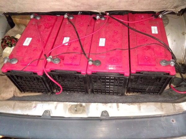 பெட்ரோல் விலை விண்ணைத் தொட்டாலும் கவலை இல்லை... இந்த வேன் அவ்ளோ ஸ்பெஷலானது... ஏன் தெரியுமா?