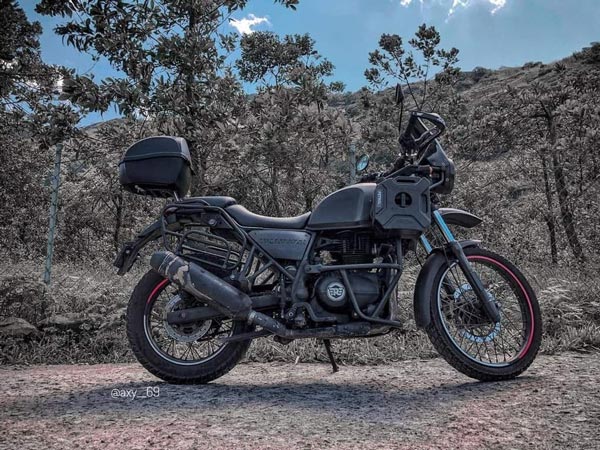 எங்கு தேடினாலும் இப்படி ஒரு ராயல் என்பீல்டு ஹிமாலயன் பைக்கை பார்க்க முடியாது... சான்ஸ மிஸ் பண்ணிடாதீங்க!