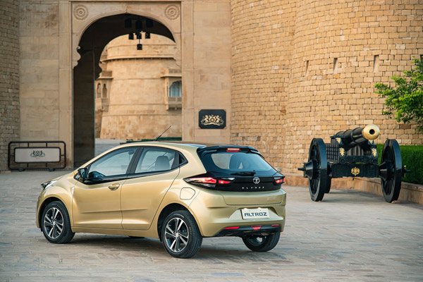 டாடா நிறுவனம் வைத்த சஸ்பென்ஸ்... உச்சகட்ட எதிர்பார்ப்பில் வாடிக்கையாளர்கள்... பொங்கல் களைகட்ட போகுது...