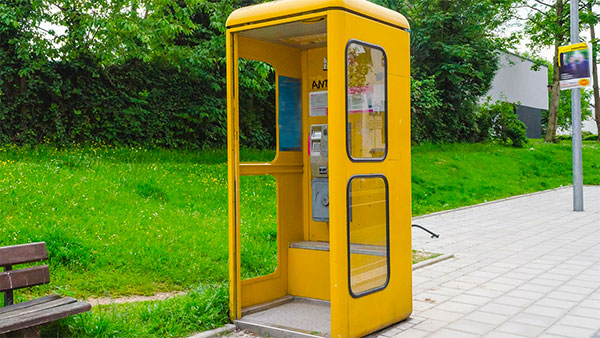 நியாபகம் இருக்கா? புதிய அவதாரம் எடுக்கும் டெலிபோன் பூத்கள்... என்னவாக மாறப்போகின்றன தெரியுமா?