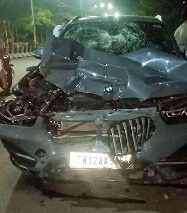 சொகுசு கார் மோதி இரு போலீஸார் பலி... சென்னையில் அரங்கேறிய கோர சம்பவம்... என்ன நடந்தது?