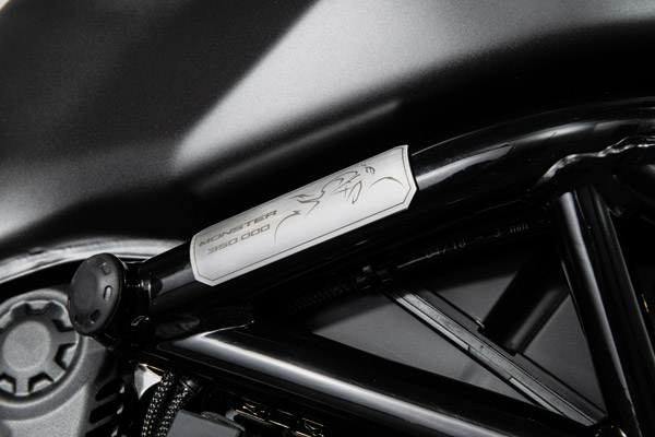 350,000வது மான்ஸ்டர் பைக்கை டெலிவிரி செய்தது டுகாட்டி!! இந்தியாவில் விற்பனையில் இருக்கா?