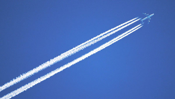 விமான ரகசியம்... நடுவானில் பைலட்கள் எரிபொருளை வெளியே கொட்டுவதற்கு காரணம் இதுதான்... என்னனு தெரியுமா?