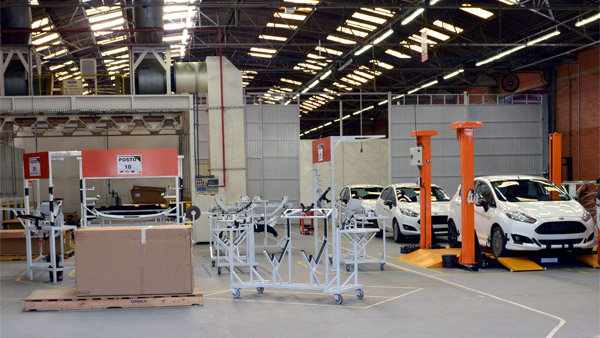 நம்பவே முடியல... உற்பத்தி பணிக்கு முற்று புள்ளி வைக்கும் ஃபோர்டு... எங்கு தெரியுமா?