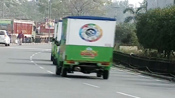 ஆந்திராவில் பயன்பாட்டிற்கு வந்தது வீடி தேடி செல்லும் ரேஷன் கடைகள்... நாட்டையே மிரள வைத்த ஜெகன் மோகன் ரெட்டி!!