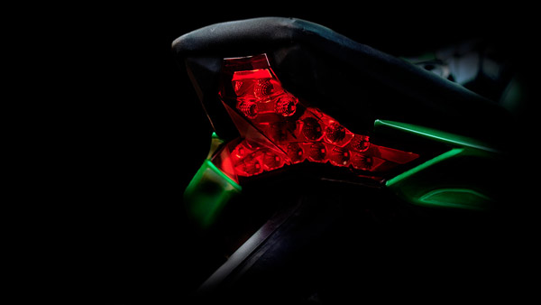 ஸ்டைலில் கேடிஎம் ட்யூக் பைக்குகளே தோற்றுவிடும்!! கோவாவில் உலாவந்த இந்தியாவின் கபீரா கேஎம்4000 எலக்ட்ரிக் பைக்!