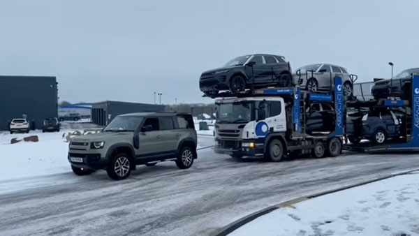 44 டன்னில் ஒரு லாரி, 7 எஸ்யூவி கார்கள்... லேண்ட்ரோவர் டிஃபெண்டர் கார் எப்படிபட்டது என்ற கேள்விக்கான விடை இதோ!!