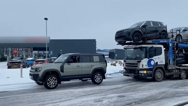 44 டன்னில் ஒரு லாரி, 7 எஸ்யூவி கார்கள்... லேண்ட்ரோவர் டிஃபெண்டர் கார் எப்படிபட்டது என்ற கேள்விக்கான விடை இதோ!!