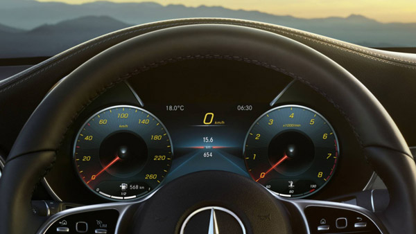  கூடுதல் வசதிகளுடன் புதிய மெர்சிடிஸ் பென்ஸ் ஜிஎல்சி சொகுசு கார் அறிமுகம்!