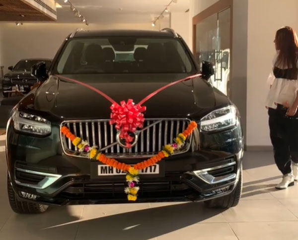 ரொம்ப பாதுகாப்பானது... 1 கோடி ரூபாய்க்கு வால்வோ கார் வாங்கிய பிரபல டிவி நடிகை... யார்னு தெரியுமா?