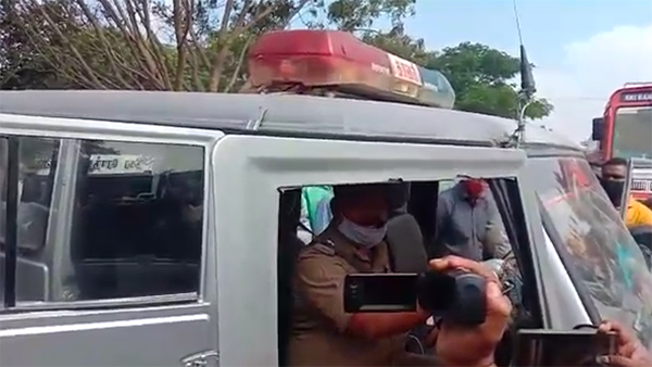 ஏன் அனைவரும் சீட் பெல்ட் அணிய வேண்டும்? சமூக வலை தளங்களில் வைரலாகும் தமிழக அதிகாரியின் வீடியோ!