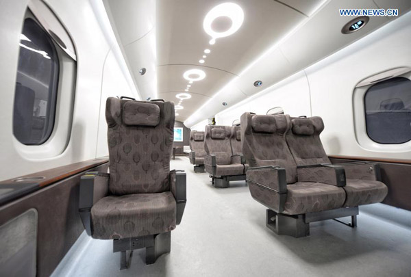 ஷாங்காய் மாக்லேவை விட விரைவாக செல்லும்... உலகின் அதிவேக ரயிலை அறிமுகம் செய்து கெத்து காட்டிய சீனா!