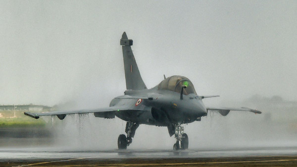 முதல் முறையாக ரஃபேல் போர் விமானங்களை பயன்படுத்த திட்டம்... எப்போது தெரியுமா? தெரிஞ்சா ஆச்சரியப்படுவீங்க!!