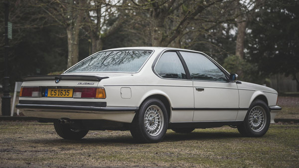 உலக புகழ்பெற்ற நடிகருக்கு சொந்தமான சொகுசு கார் விற்பனைக்கு வந்தது... யார் அவர் தெரியுமா! சொன்ன நம்ப மாட்டீங்க!