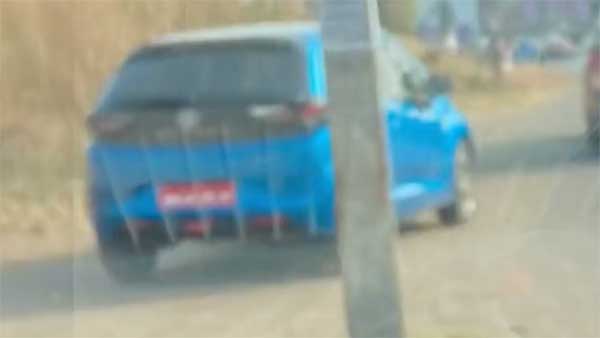 கண்ணை கவரும் நீல நிறத்தில் அல்ட்ராஸ் ஹேட்ச்பேக்!! புதிய ஆற்றல்மிக்க டர்போ என்ஜின் உடன் அறிமுகப்படுத்தும் டாடா!