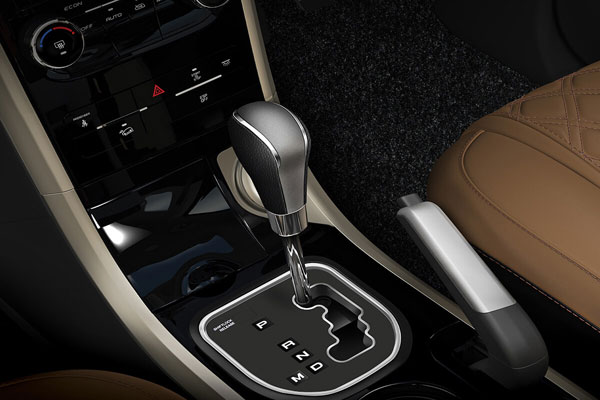 பென்ஸ் கார்களுக்கு இணையான தொடுத்திரை, பனோராமிக் சன்ரூஃப்.. வேறலெவலில் அறிமுகமாகும் 2021 மஹிந்திரா எக்ஸ்யூவி500