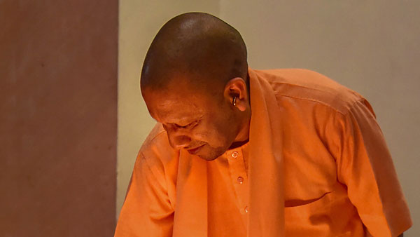 இவர்களுக்கு தாராளமா கடன் கொடுங்க... உத்தர பிரதேச முதல்வர் யோகி ஆதித்யநாத் அதிரடி...