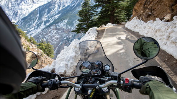 அட்டகாசமான தோற்றம், புதிய அம்சங்களுடன் விற்பனைக்கு அறிமுகமானது 2021 ராயல் என்பீஃல்டு ஹிமாலயன்... முழு விபரம்!