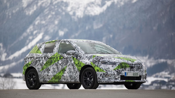 2021ல் அறிமுகமாகும் அடுத்த ஸ்கோடா கார்... புதிய தலைமுறை ஃபேபியா!! மறைப்புகளுடன் படங்கள் வெளியீடு!