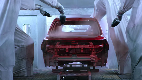 ஹெக்டர் எஸ்யூவி காரின் உற்பத்தியில் புதிய மைல்கல்... பெண்களுக்கு பெருமை சேர்த்த எம்ஜி மோட்டார்...