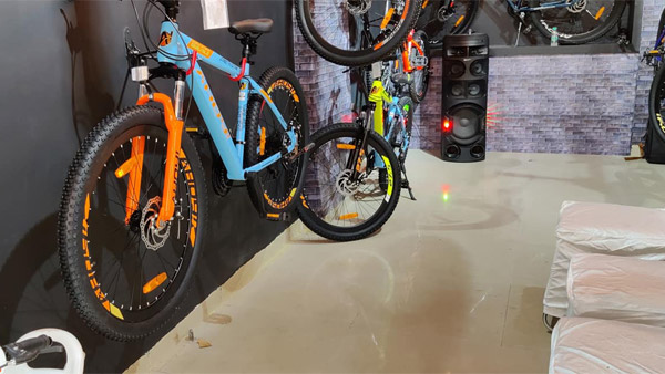 உலகின் முதல் ஒளிரும் சைக்கிள்... இது இந்திய நிறுவனத்தின் தயாரிப்பு... விலை எவ்வளவு தெரிஞ்சா ஆச்சரியப்படுவீங்க!!