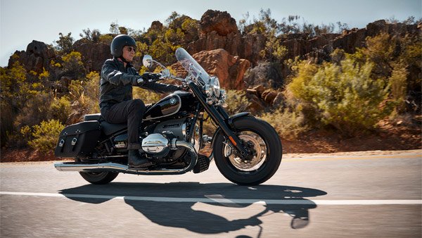 புதிய பிஎம்டபிள்யூ ஆர்18 பைக் இந்தியாவில் அறிமுகம்!! அடேங்கப்பா... இத்தனை லட்சங்களா இதன் விலை!!