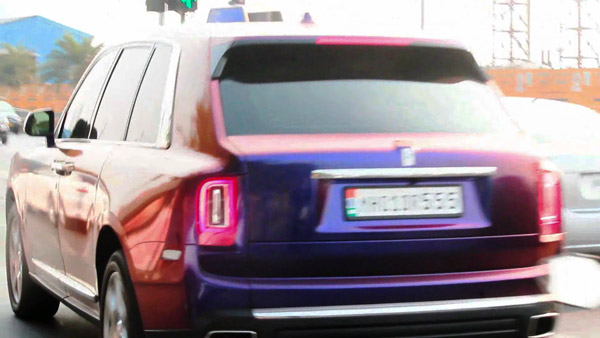 கம்பீரமாக உலாவந்து கொண்டிருந்த அம்பானியின் வெள்ளை நிற ரோல்ஸ்ராய்ஸுக்கு என்னதான் ஆச்சு? இப்போ வேற கலர்ல இருக்கு