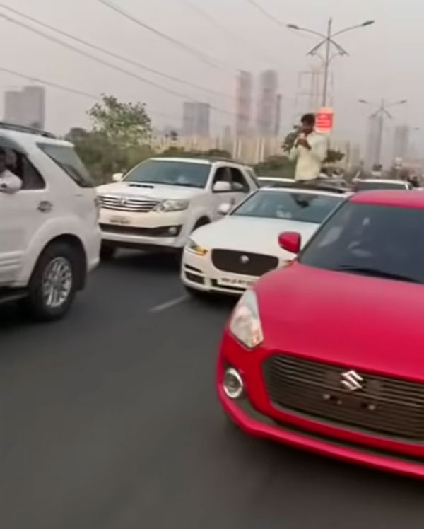 சசிகலாவையே மிஞ்சிட்டார்... மும்பை அதி-வேக சாலையை அதிர விட்ட பிரபல குற்றவாளி... என்ன நடந்தது தெரியுமா?