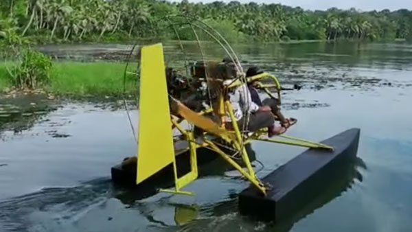 காற்றில் பறக்க, தண்ணீரில் மிதக்க, சாலையில் சீறி பாய இந்த ஒற்றை வாகனம் போதும்... கேரள இளைஞரின் அசாத்திய கண்டுபிடிப்பு!