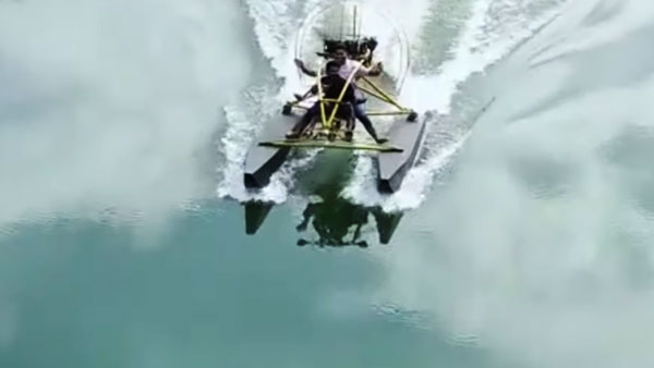 காற்றில் பறக்க, தண்ணீரில் மிதக்க, சாலையில் சீறி பாய இந்த ஒற்றை வாகனம் போதும்... கேரள இளைஞரின் அசாத்திய கண்டுபிடிப்பு!