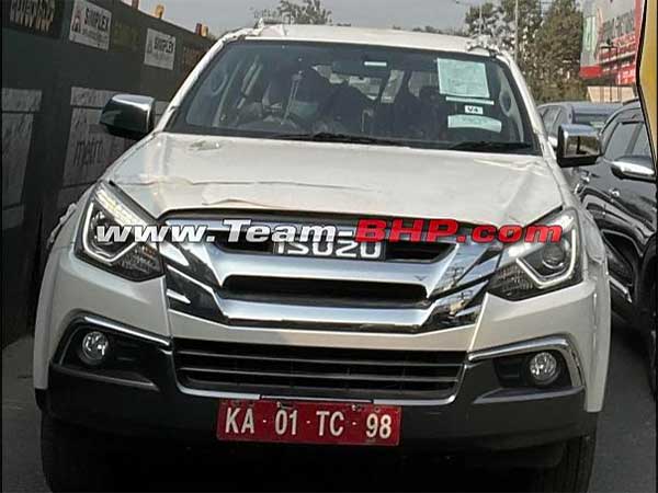 பரபரப்பான பெங்களூர் சாலையில் உலாவந்த இசுஸு எம்யு-எக்ஸ் பிஎஸ்6 கார்!! மீண்டும் விற்பனைக்கு எப்போதுதாங்க வரும்?