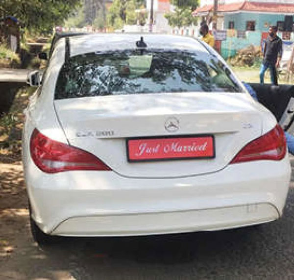 விலையுயர்ந்த பென்ஸ் காரை வலை விரித்து தேடும் கேரள போலீஸ்... சிக்கினா விடவே மாட்டாங்க போலிருக்கே! என்ன காரணம்?